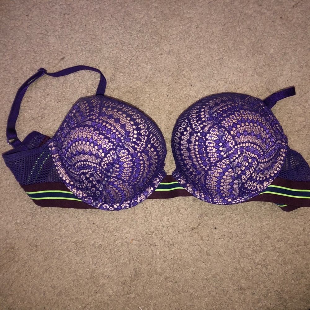 NEVER WORN Victorias Secret Bombshell